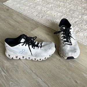 On cloud x womens 7.5